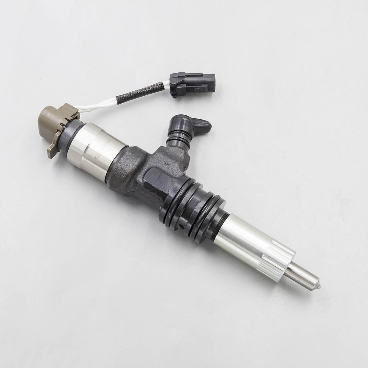 Diesel Injector 9709500-072 for Mitsubishi Fuso Fighter 7.5d 240-280 6M60 6M60T 6M60-T1 FH FK FM