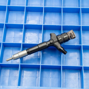 Diesel Injector 295900-0240 for Toyota Dyna 3.0d 173 2011- 1KD-FTV D-4D Toyoace 200 Dutro Euro5