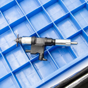 Diesel Injector 095000-5005 for Isuzu N Series 5.0d 151 4HJ1 NPR NQR NRR 5.2d 148-175 4HK1 4HK1-TCC 4HK1-TCS