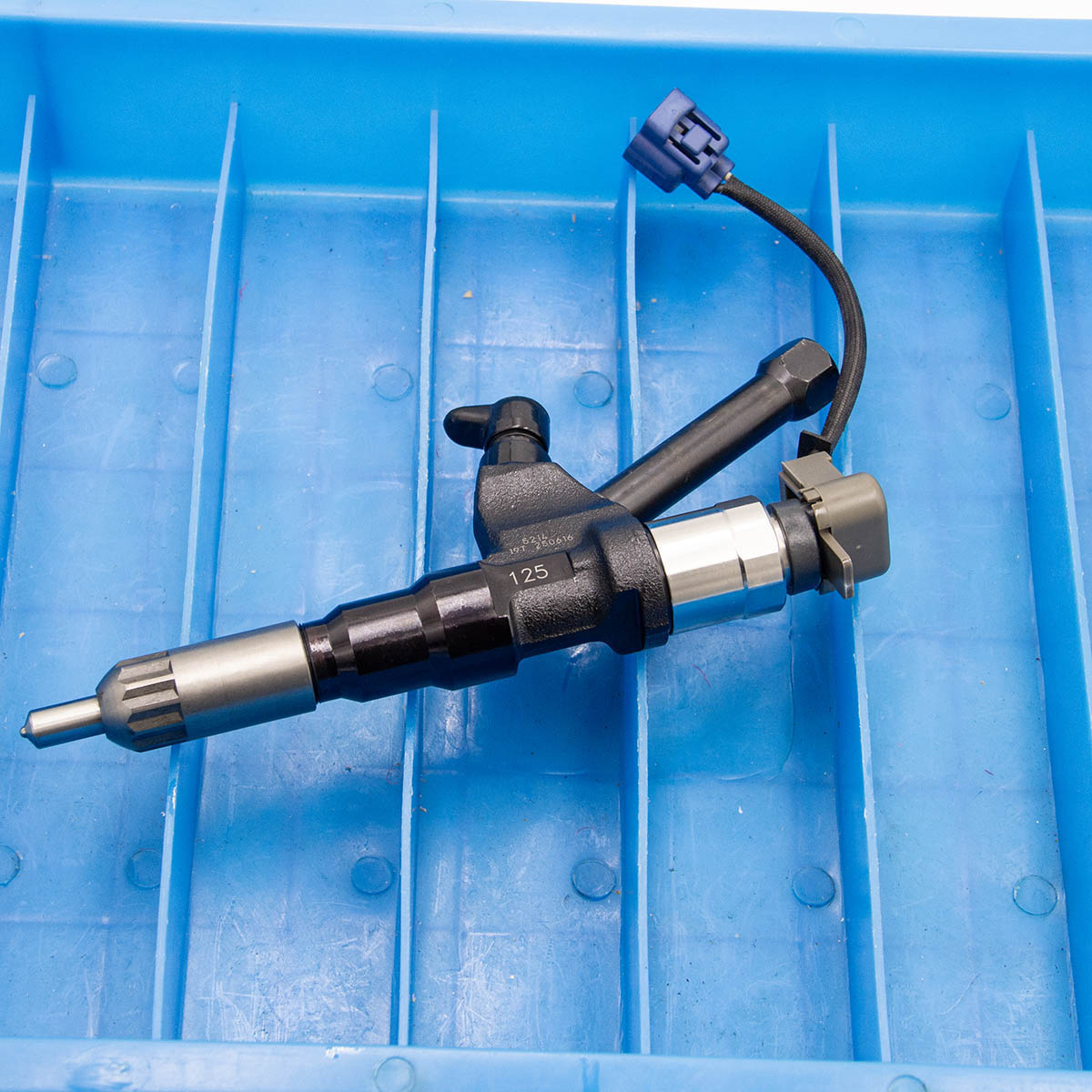 Diesel Injector 095000-5216 for Hino 700 Series 10.5d 2000- P11C